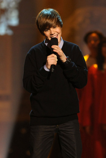  - Justin Sings for Obama