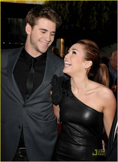 12776196_FGASOUDEB - club miley-Miley la premierea filmului The Last Song 25 martie 2010