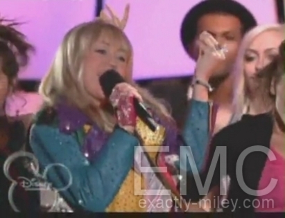 normal_YouTube_-_Hannah_Montana_-_Let_s_Do_This_OFFICIAL_Music_Video_(HQ)_flv0031 - Hannah Montana Lets Do This Music Video-00