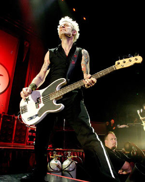 Mike Drint (basist) - Green Day trupa mea favoritaa