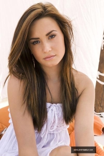 R-Reinsdorf-2010-photoshoot-demi-lovato-13242999-400-600 - Club Demi- Lovato 00