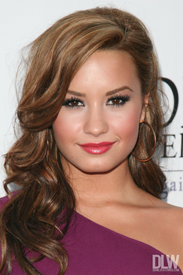 9-23-10-Padres-Contra-El-Cancer-s-25th-Annual-Gala-demi-lovato-15861242-266-399