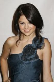 imagesCAS1T8MH - Club  Demi  Lovato si Selena Gomez 0000