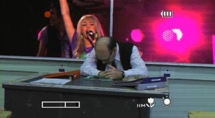 normal_Ordinary_Girl_m4v_000078244 - Hannah Montana Ordinary Girl-00