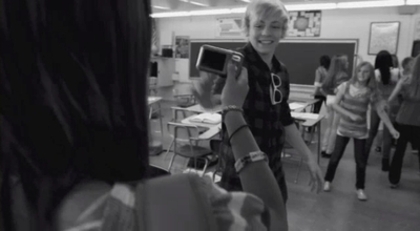 normal_Ordinary_Girl_m4v_000098181 - Hannah Montana Ordinary Girl-00