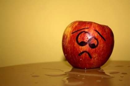 apple,cry,sad,humour,river,fun-842cdb6285f118e15e2c179614443996_h