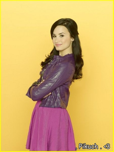 21518846_NNCVKCDNA - Demi Lovato