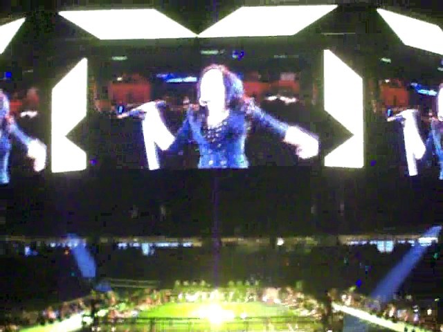 bscap0009 - demi lovato remeber december 3 7 2010