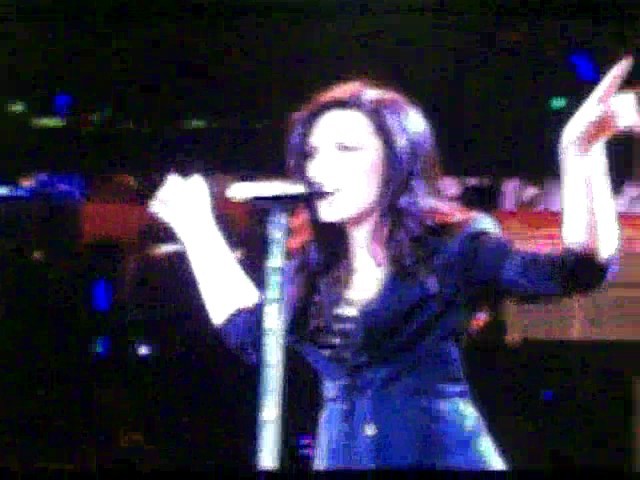 bscap0033 - demi lovato remeber december 3 7 2010