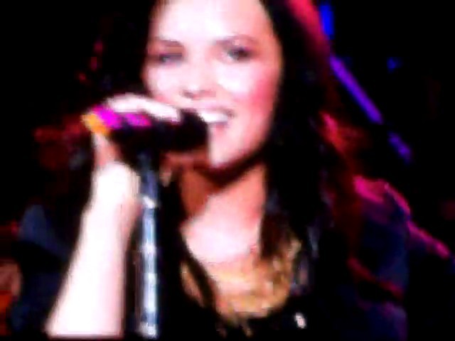 bscap0058 - demi lovato remeber december 3 7 2010