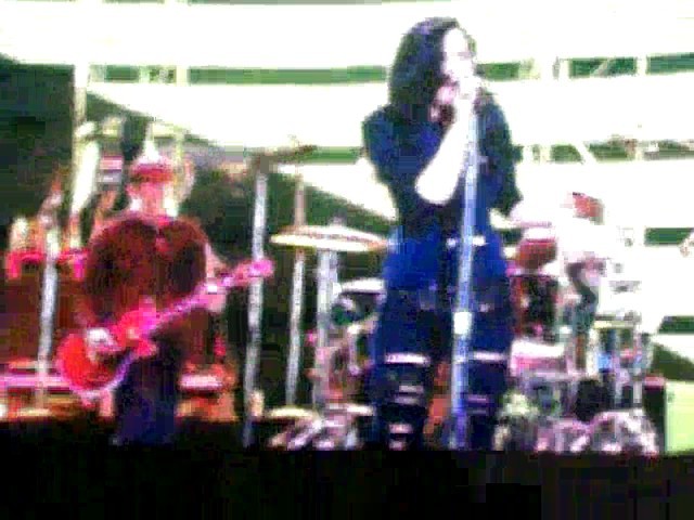 bscap0109 - demi lovato remeber december 3 7 2010