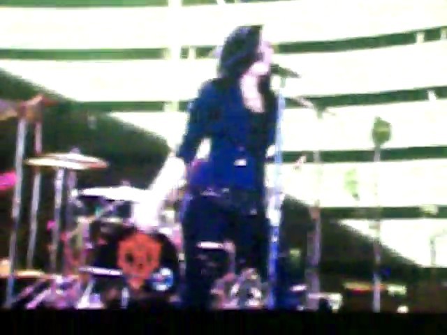 bscap0113 - demi lovato remeber december 3 7 2010
