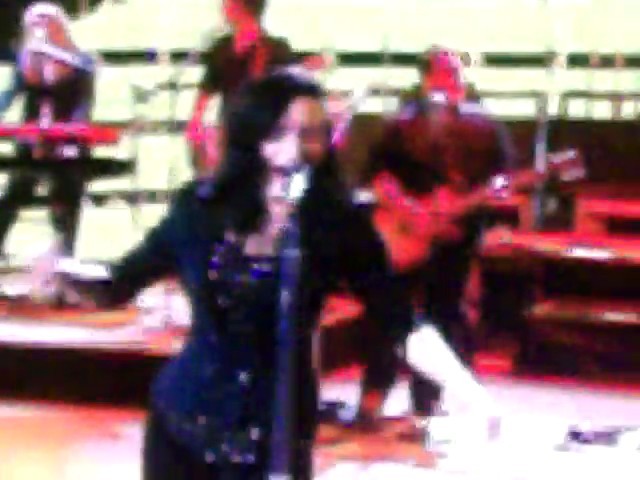 bscap0124 - demi lovato remeber december 3 7 2010