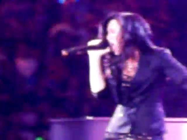 bscap0149 - demi lovato remeber december 3 7 2010