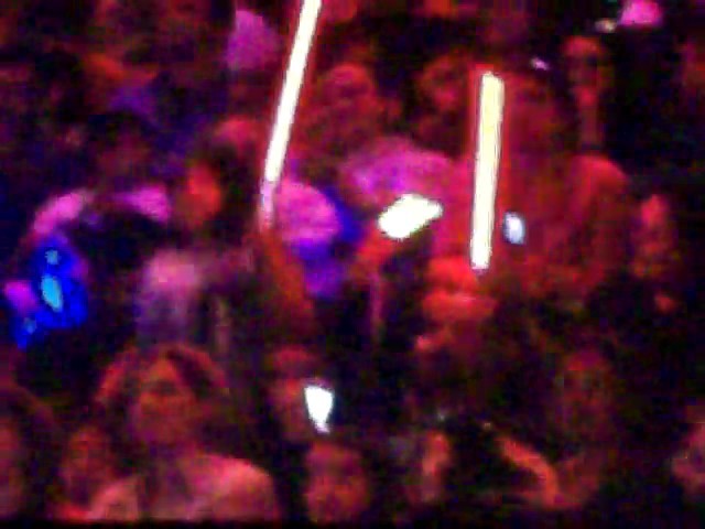 bscap0183 - demi lovato remeber december 3 7 2010