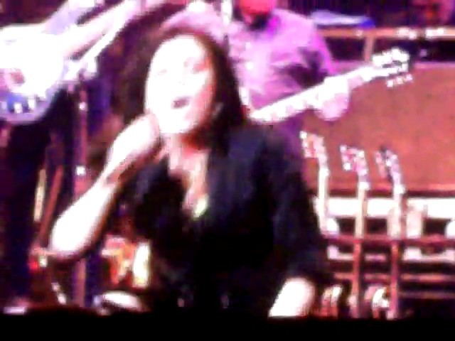 bscap0186 - demi lovato remeber december 3 7 2010