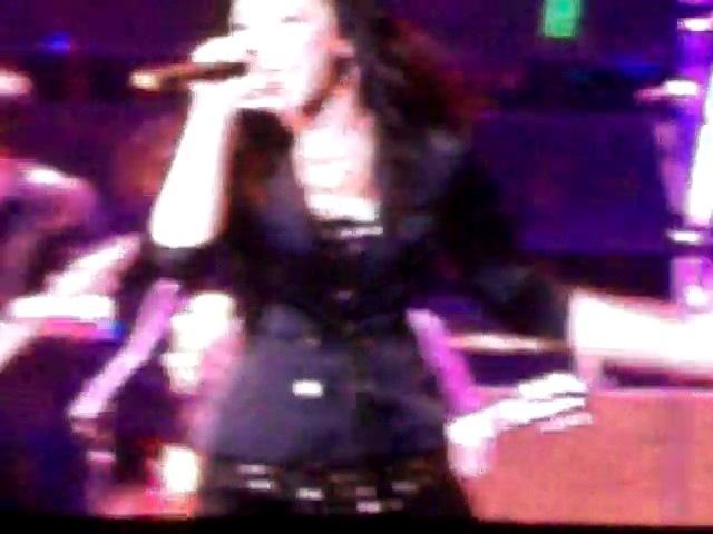 bscap0191 - demi lovato remeber december 3 7 2010