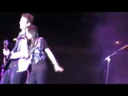 bscap0283 - demi lovato here we go again 13 6 2009