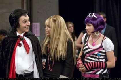 normal_2x14EverybodyWasBestFriends11 - Hannah Montana Season 2 Episodes-00