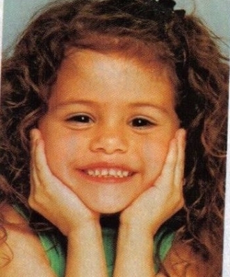 normal_3886052144_e9a0a299ef_o - selena gomez