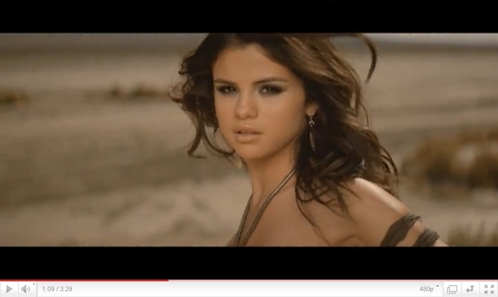 t5rtuyi - selena gomez