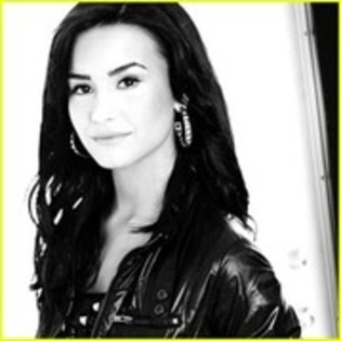 AGUSZFLNGZIKEEPABZA - demi lovato wallpapers