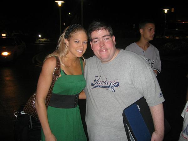 1085737526_l - kelly kelly cu fanii