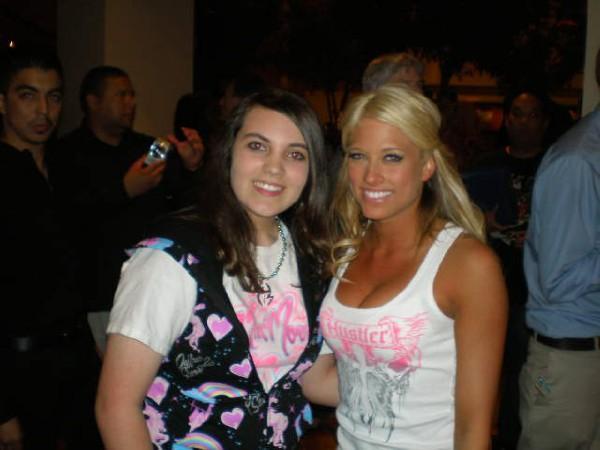 wrestlemaniafanpic - kelly kelly cu fanii