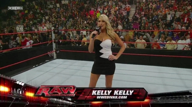 normal_WWE_Raw_02_08_10_Kelly_Kelly_Bella_Twins_720p_AC3_5_1_XviD_avi_000003269 - Kelly Row 8 febroarie 2010