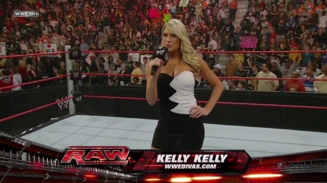 normal_WWE_Raw_02_08_10_Kelly_Kelly_Bella_Twins_720p_AC3_5_1_XviD_avi_000005405 - Kelly Row 8 febroarie 2010