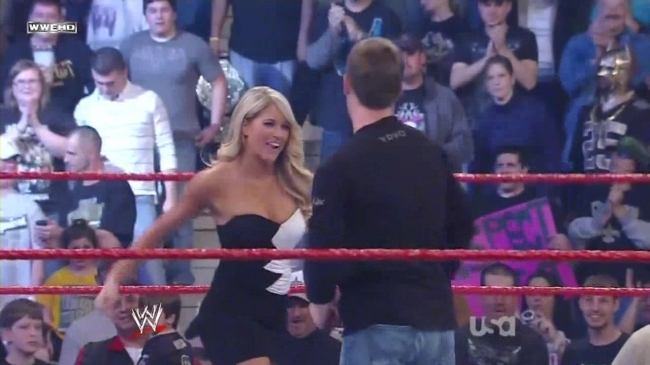 normal_WWE_Raw_02_08_10_Kelly_Kelly_Bella_Twins_720p_AC3_5_1_XviD_avi_000070303