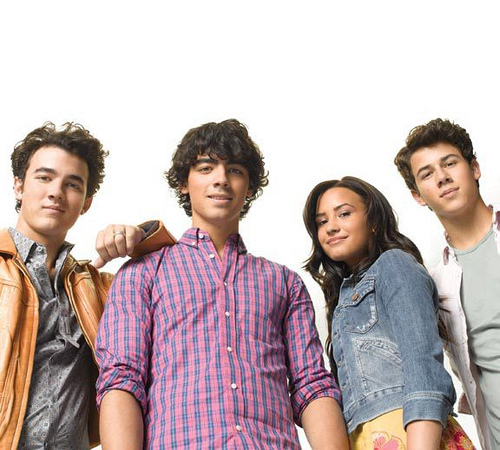 14302565_XHLZFHHMA - jonas brothers