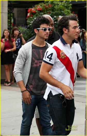 nm n - jonas brothers