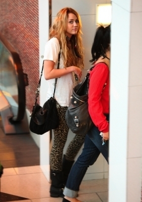 Miley-out-in-LA-miley-cyrus-16068451-281-400