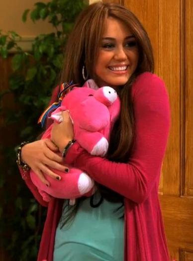 -Miley-miley-cyrus-16044023-436-590