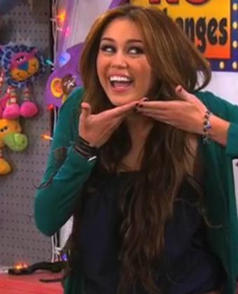 -Miley-miley-cyrus-16044027-339-420