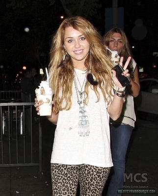 normal_miley-cyrus-001 - Miley Cyrus outside of Mr Chows in Beverly Hills-00