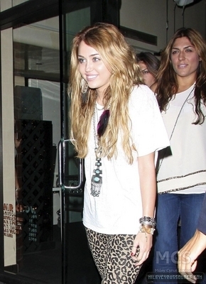 normal_miley-cyrus-002 - Miley Cyrus outside of Mr Chows in Beverly Hills-00
