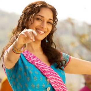 2035810822_005868b394_o[1] - Madhuri Dixit-Aaja Nachle