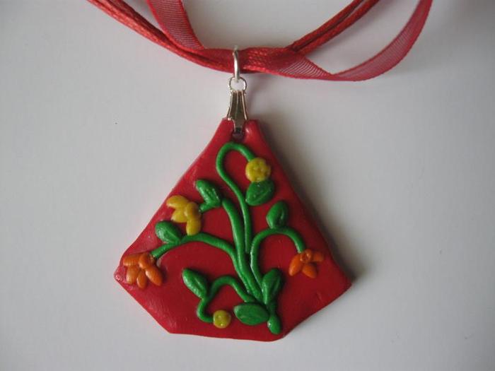 Detaliu pandantiv; Detaliu pandantiv
Set flori de camp - coliere, cercei si brosa. 30 lei
