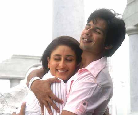 8 - Kyon Ki-Salman Khan and Kareena Kapoor