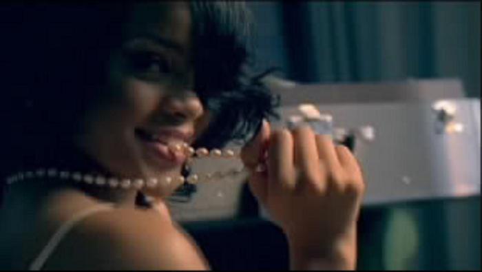 Rihanna (2)