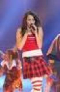 juhgjhkjl - Cateva poze cu Miley Cyrus