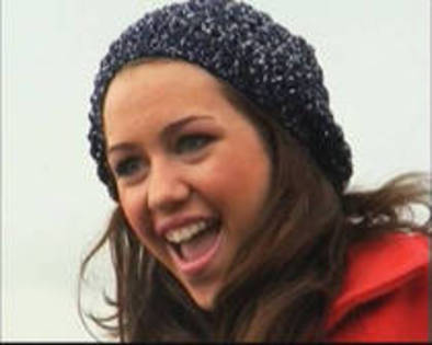 KINGDQQGXWVJYDUIKET - Cateva poze cu Miley Cyrus