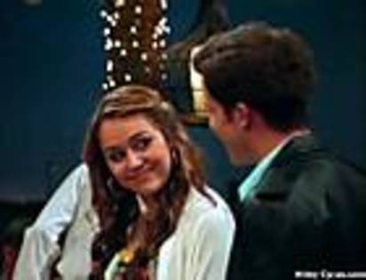 Miley-Cyrus_COM_hannahmontana-s3ep70-0229