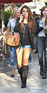 miley-cyrus_COM-la2009sep10-008 - Cateva poze cu Miley Cyrus