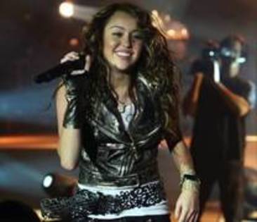 KBSIVIXXXSDWIIZJLXJ - Cateva poze cu Miley Cyrus