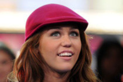 KLXDDNOWSRDFSQHYDSJ - Cateva poze cu Miley Cyrus