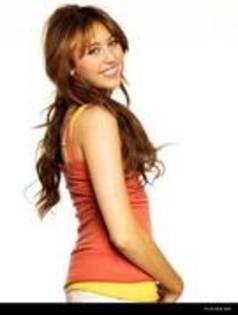 KOAWAYTDXPCGCGFWDQV - Cateva poze cu Miley Cyrus