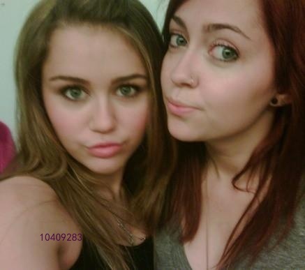 lec4dce78387e455bbf0e76 - Cateva poze cu Miley Cyrus